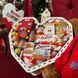 Подарочный новогодний набор бокс киндер сюрприз с конфетами печеньем и носками 1216 фото 4