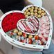 Оригинальный подарочный набор в виде сердца с конфетами для девушки сладкий подарок с киндерами и розами 1076 фото 6