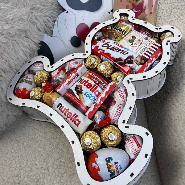 Сладкий подарок бокс my love для любимой с конфетами и нутеллой  1043 фото